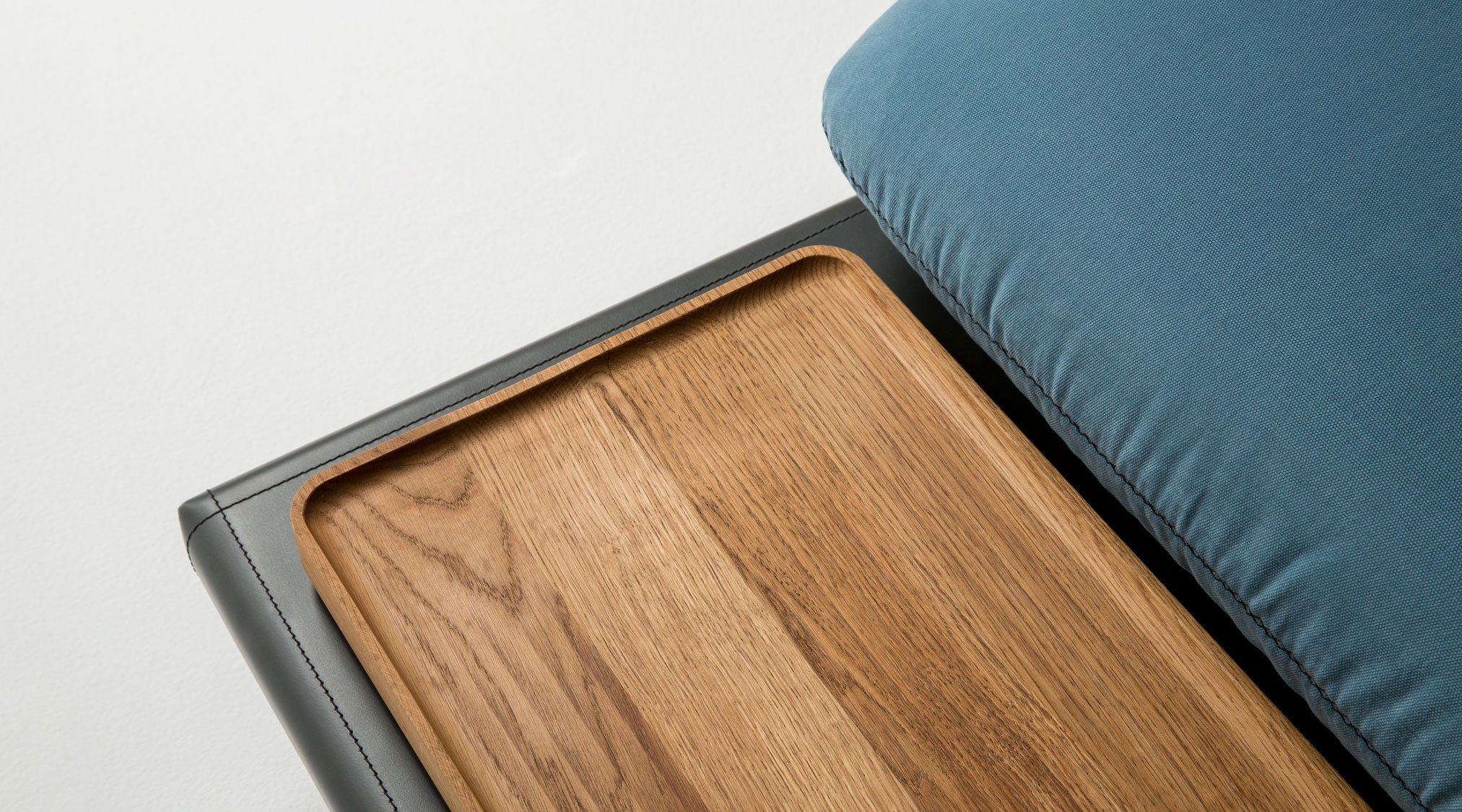 Vassoio optional in finitura danish oil Vassoio optional sofa4manhattan