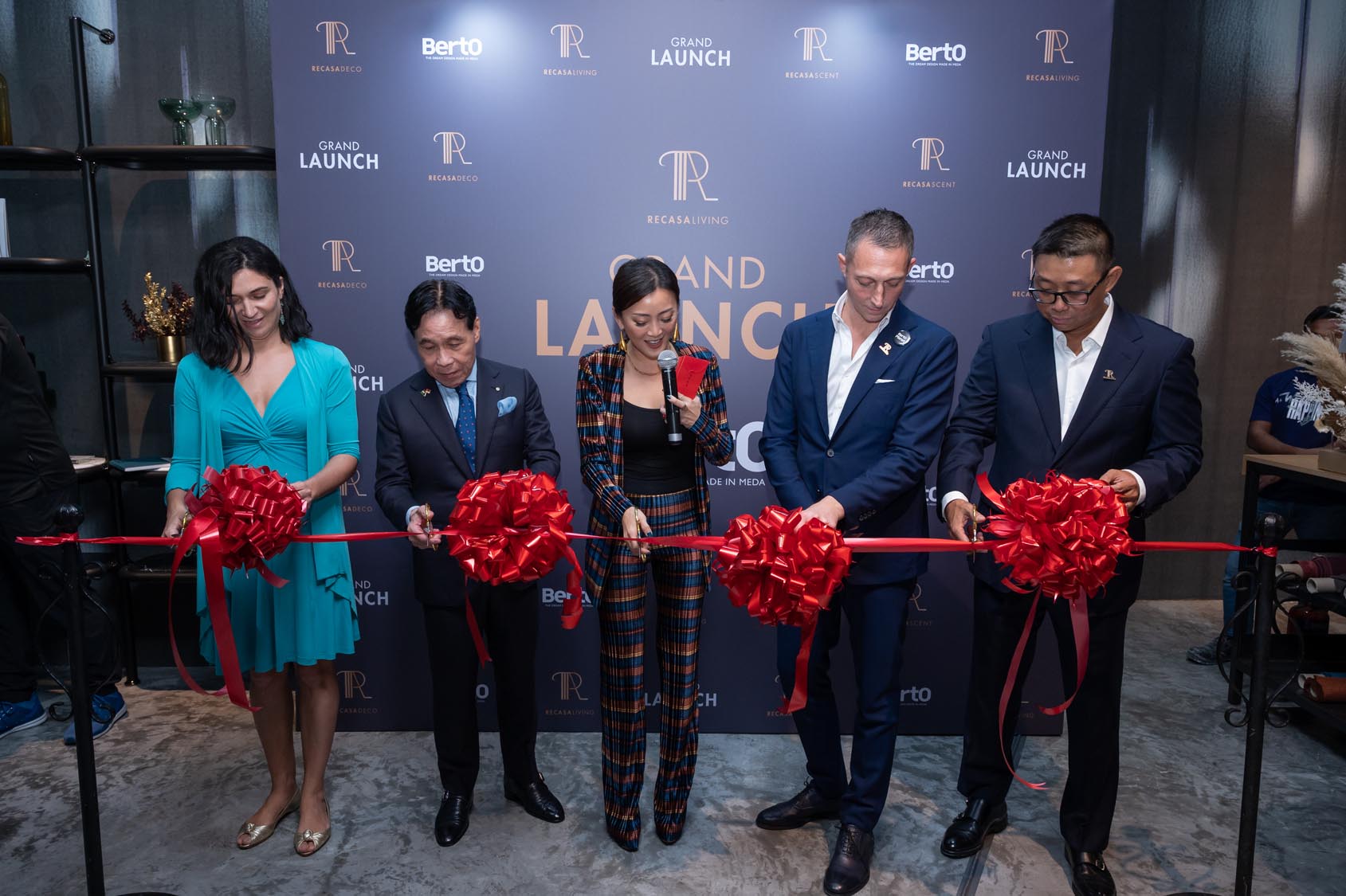 Inaugurazione Showroom BertO Singapore - Taglio del nastro Inaugurazione Showroom BertO Singapore - Taglio del nastro